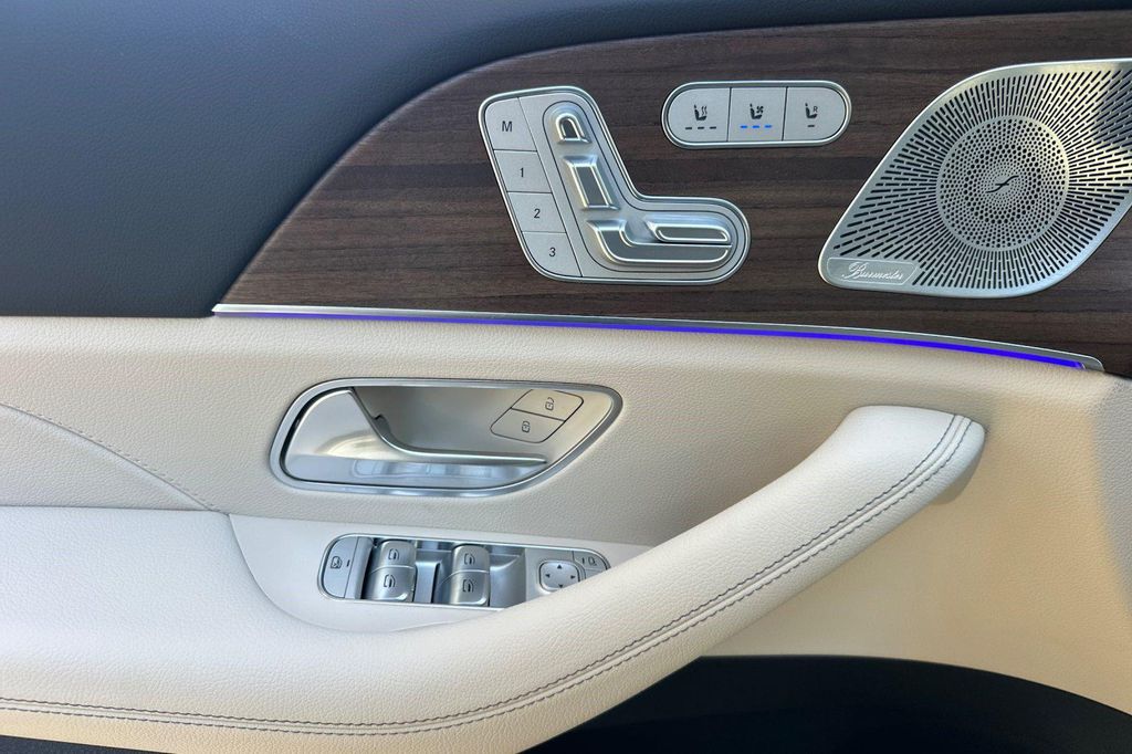 2026 Mercedes-BENZ GLS 缩略图 13