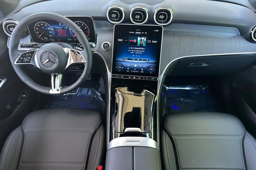 2026 Mercedes-BENZ GLC — миниатюра 14