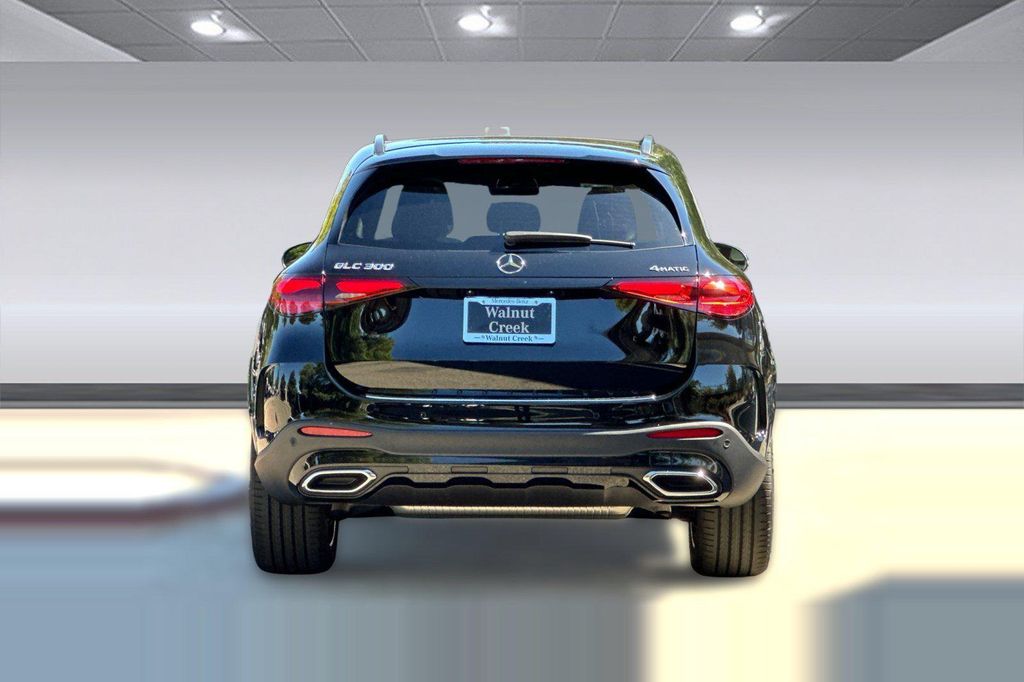 2026 Mercedes-BENZ GLC — миниатюра 9