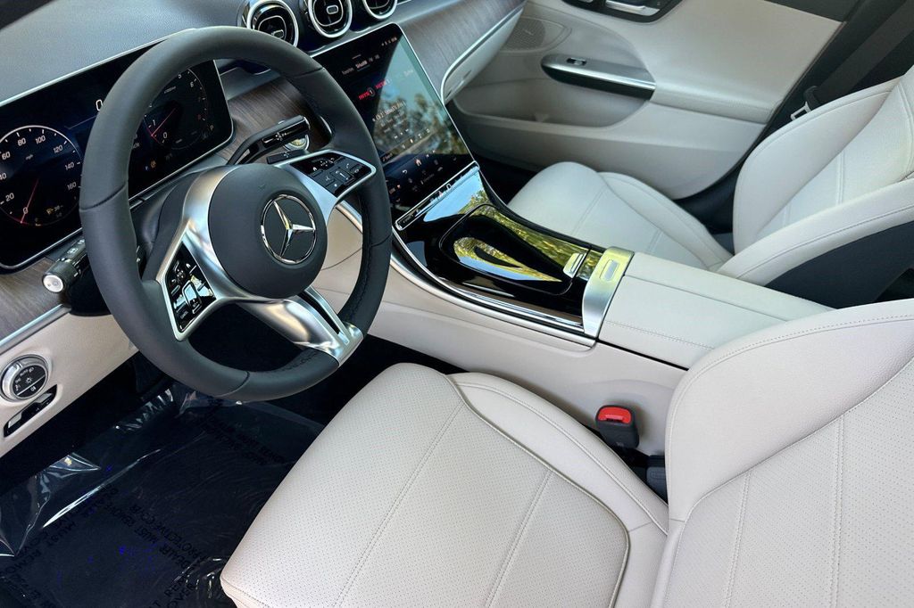 2026 Mercedes-BENZ C-CLASS — фото 4