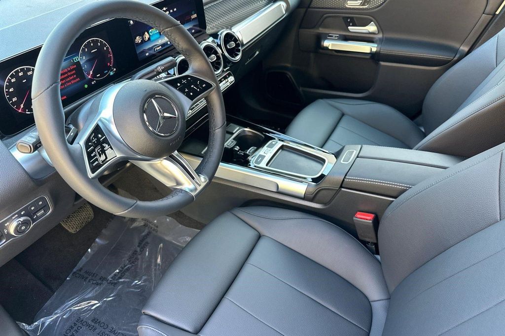 صورة 4 لـ 2026 Mercedes-BENZ GLB
