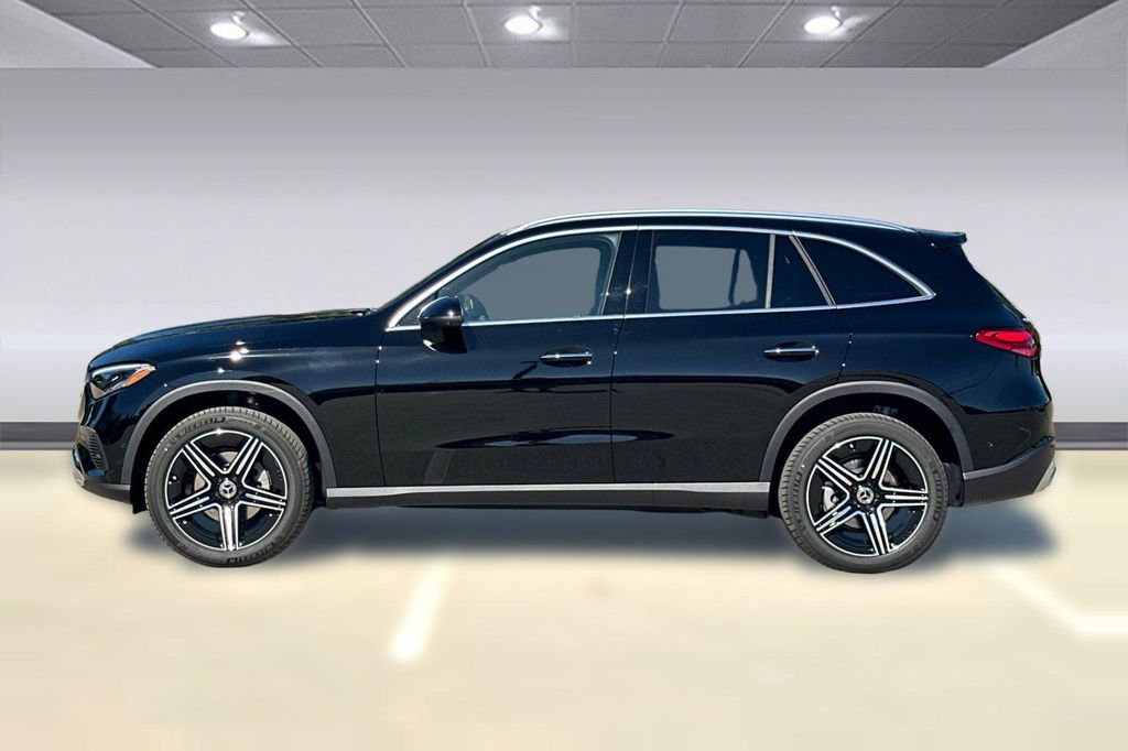 2026 Mercedes-BENZ GLC — фото 2