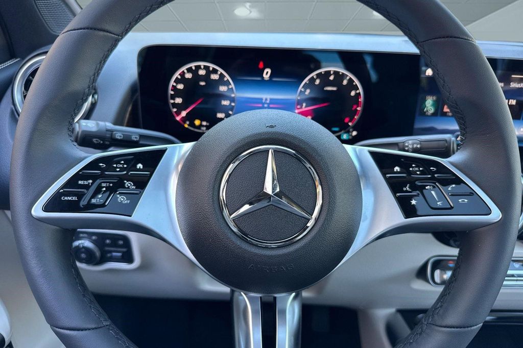 صورة مصغرة 17 لـ 2026 Mercedes-BENZ GLB