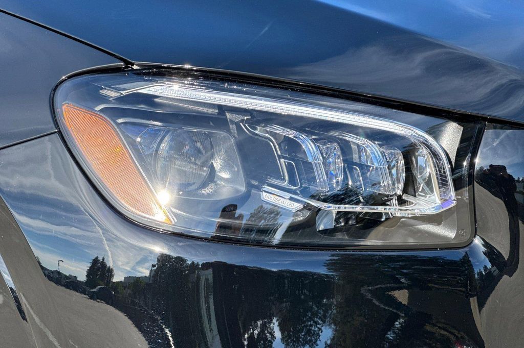 2026 Mercedes-BENZ AMG GLS 63 BASE — миниатюра 11