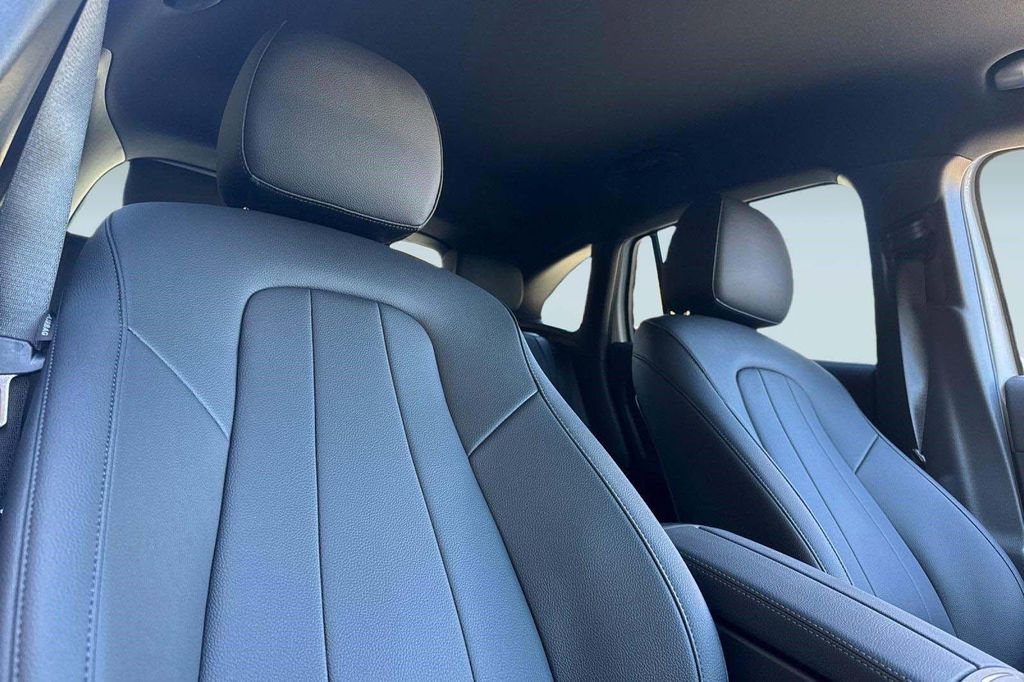 2026 Mercedes-BENZ GLA — миниатюра 24
