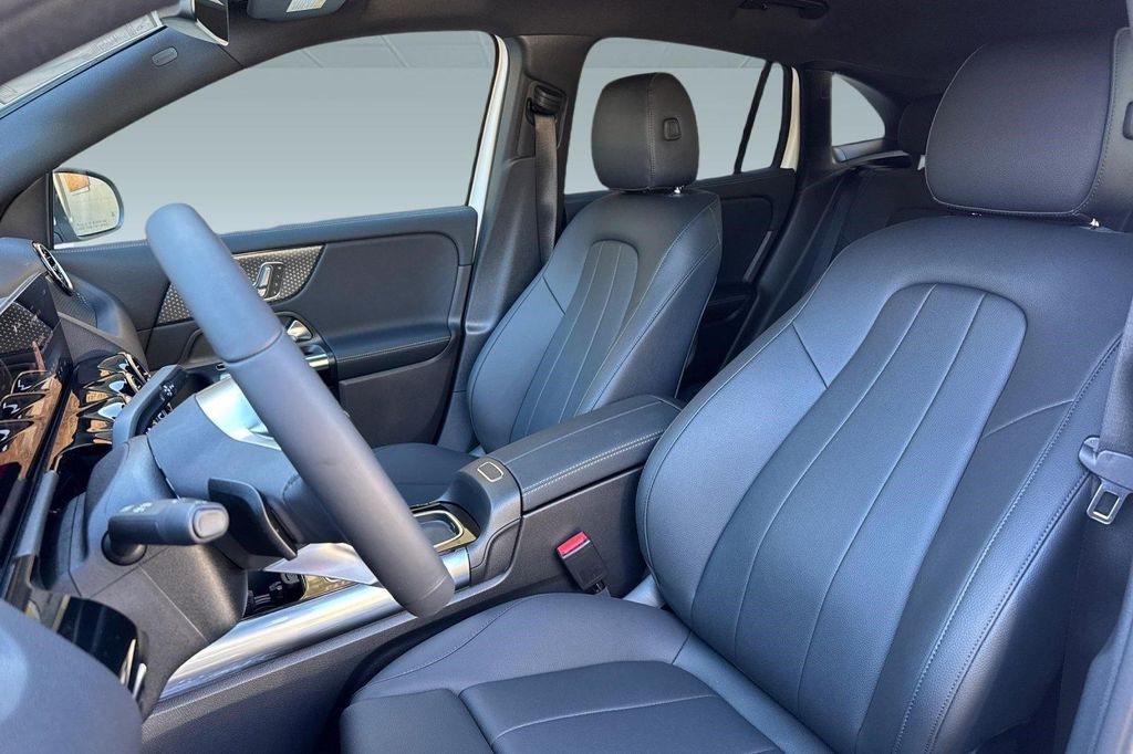 2026 Mercedes-BENZ GLA — миниатюра 18