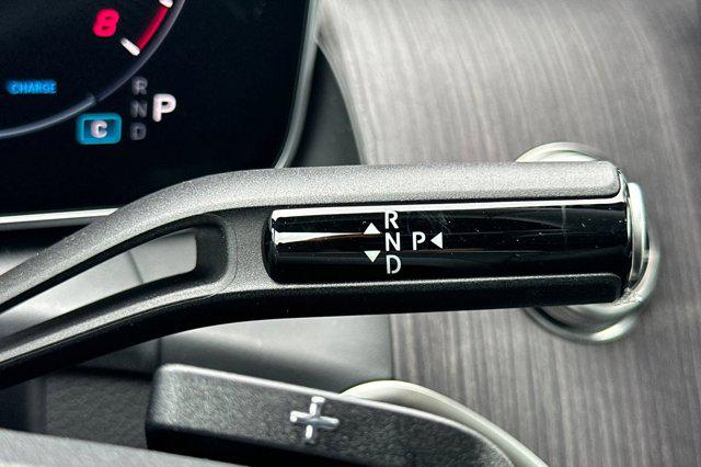 2026 Mercedes-BENZ GLC — миниатюра 17