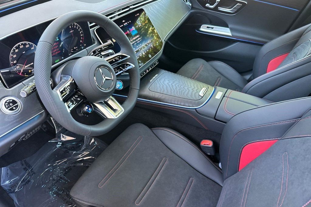 صورة 4 لـ 2026 Mercedes-BENZ AMG E 53 E 4MATIC+