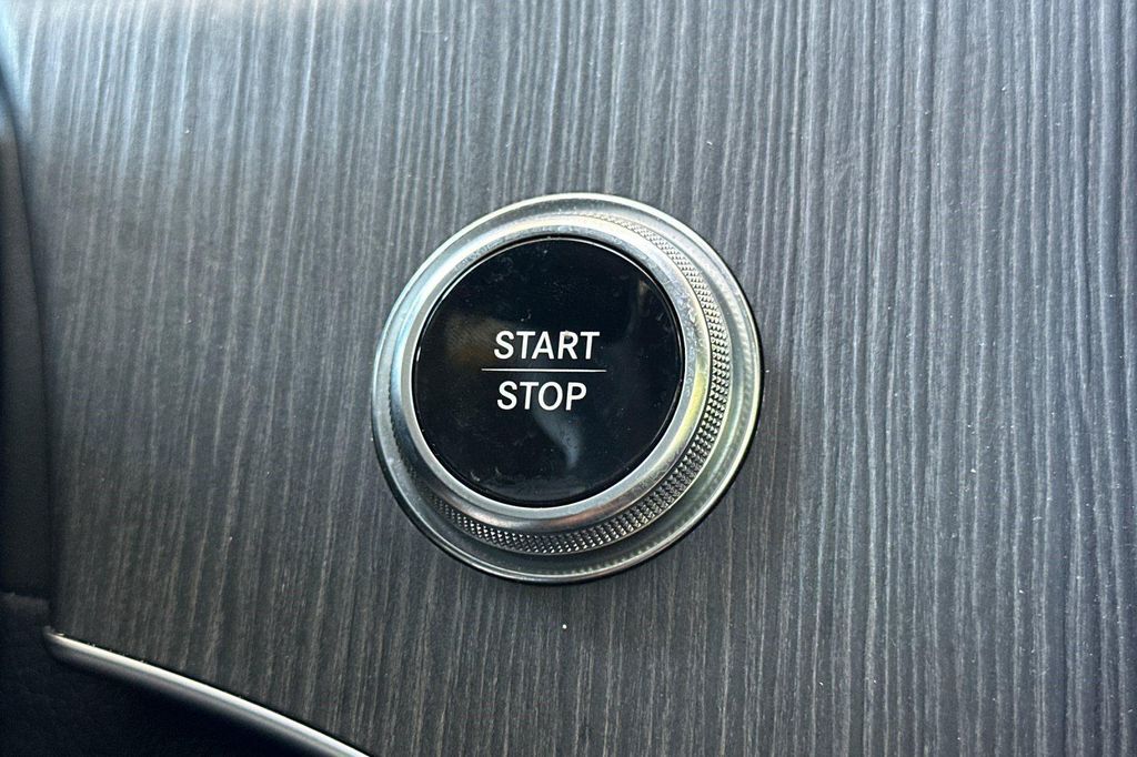 صورة 16 لـ 2023 Mercedes-BENZ EQE