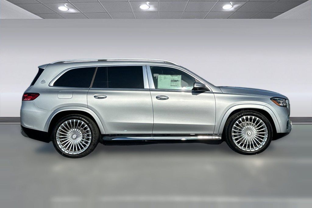 صورة مصغرة 7 لـ 2026 Mercedes-BENZ GLS MAYBACH