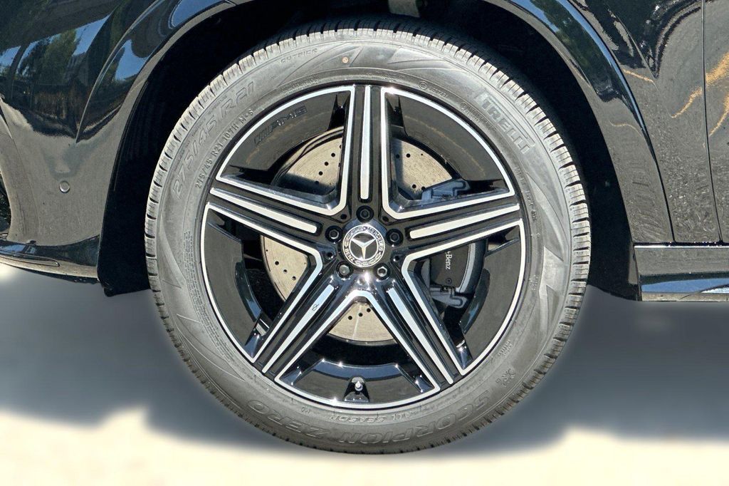 2026 Mercedes-BENZ GLE — миниатюра 11