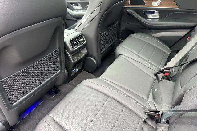 2026 Mercedes-BENZ GLE — миниатюра 19