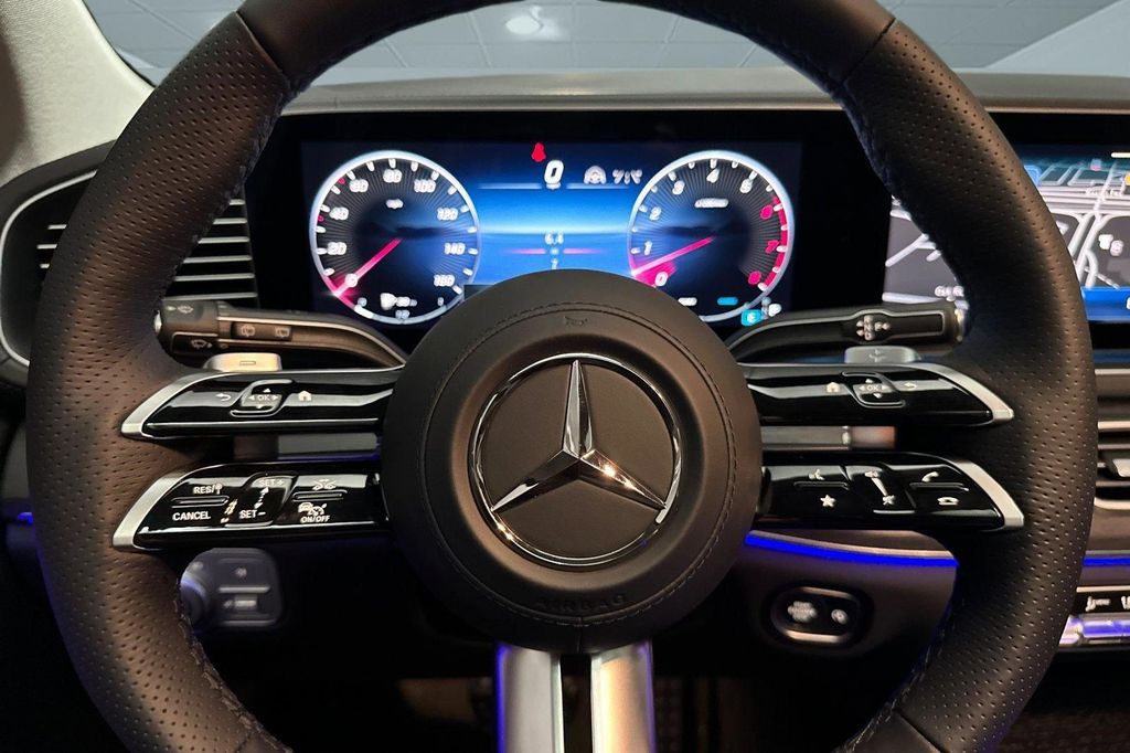 2026 Mercedes-BENZ GLS 缩略图 15