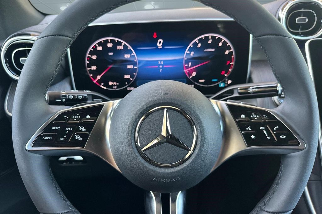 صورة مصغرة 16 لـ 2026 Mercedes-BENZ GLC