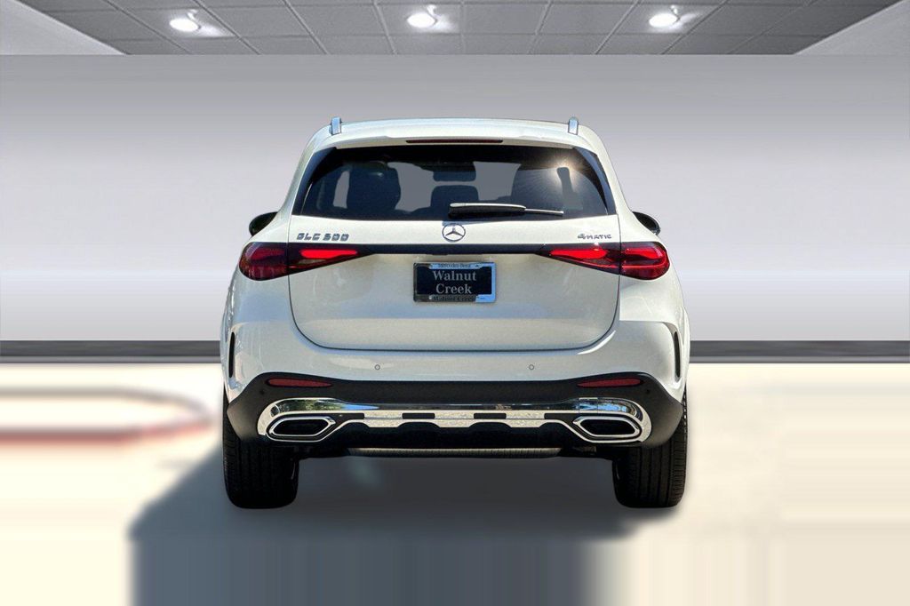 2026 Mercedes-BENZ GLC — миниатюра 9