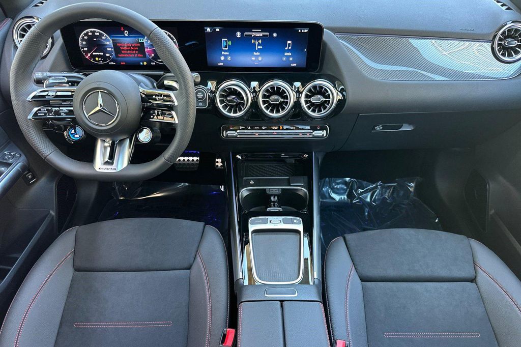 2026 Mercedes-BENZ AMG GLA 35 4MATIC 缩略图 15