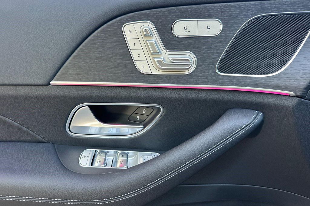 2026 Mercedes-BENZ GLE — миниатюра 13