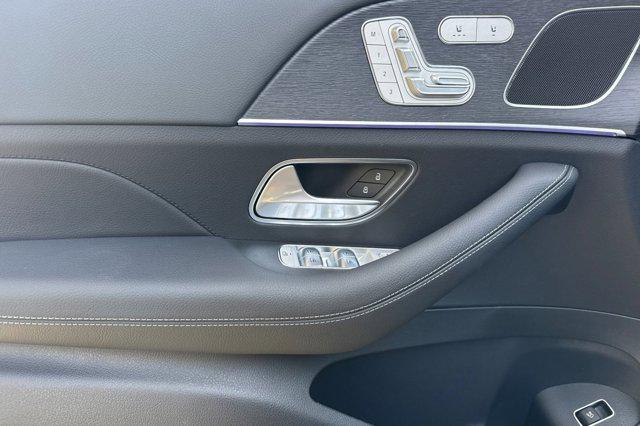 2026 Mercedes-BENZ GLE — миниатюра 13