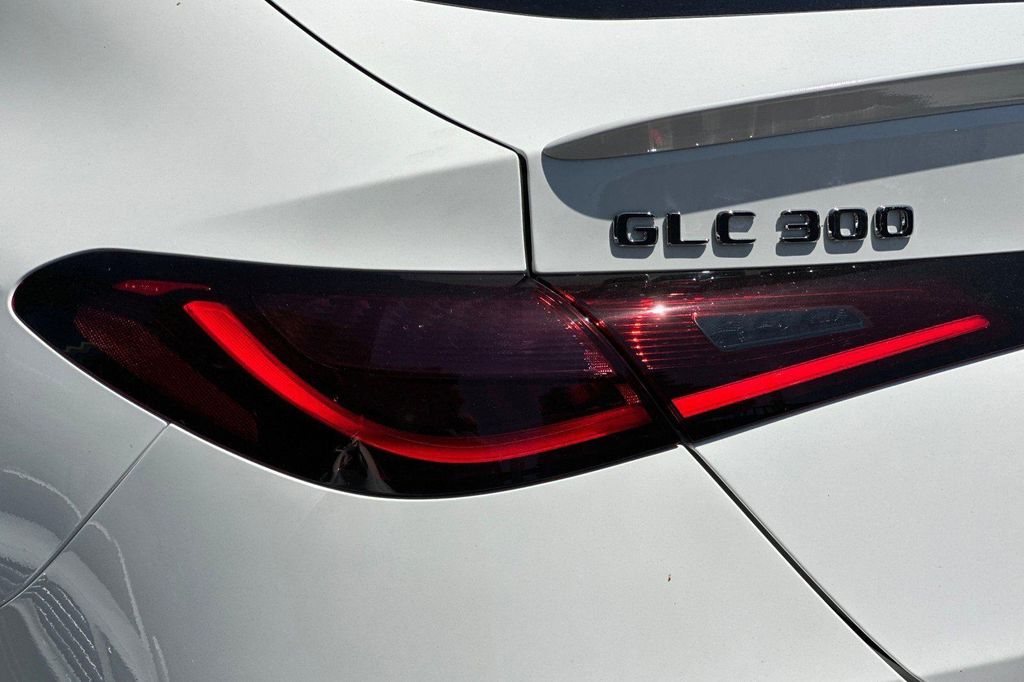 2026 Mercedes-BENZ GLC 缩略图 13