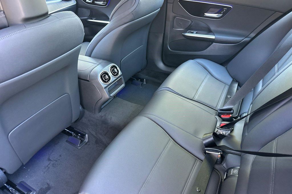 صورة مصغرة 24 لـ 2026 Mercedes-BENZ C-CLASS