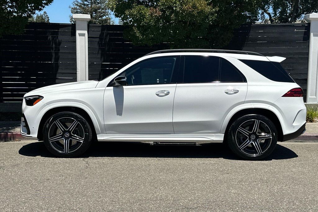 2026 Mercedes-BENZ GLE photo 2