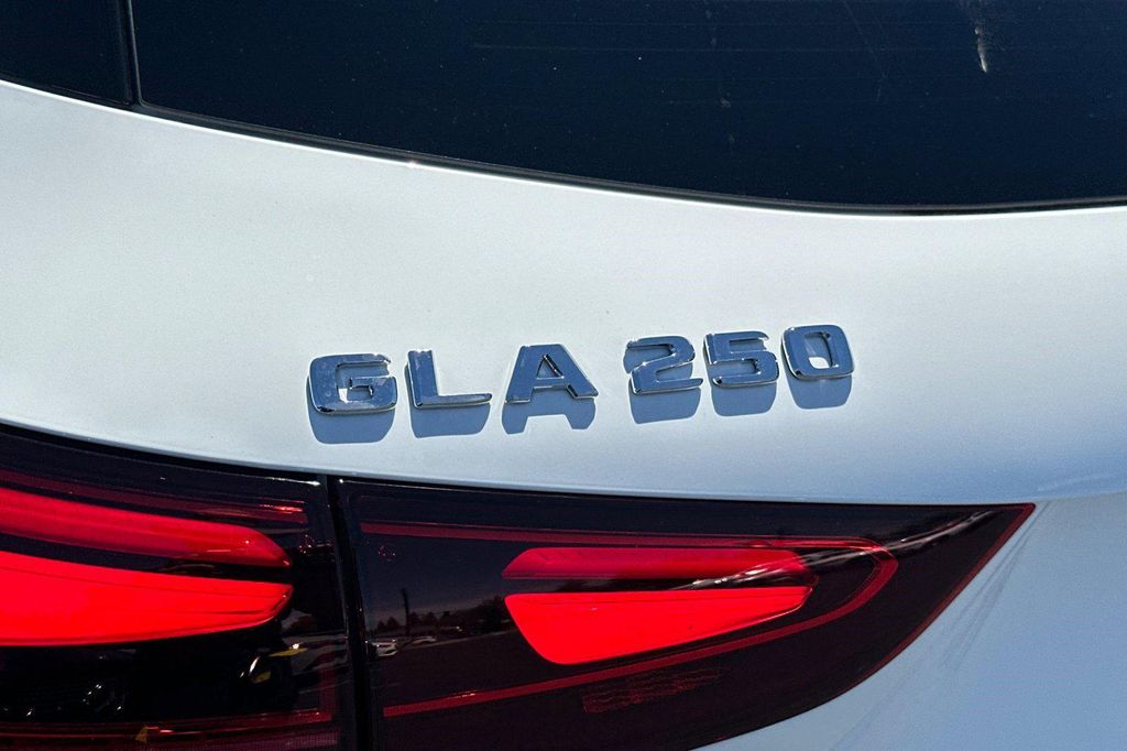 2026 Mercedes-BENZ GLA 缩略图 18