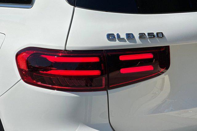 2026 Mercedes-BENZ GLB 缩略图 12