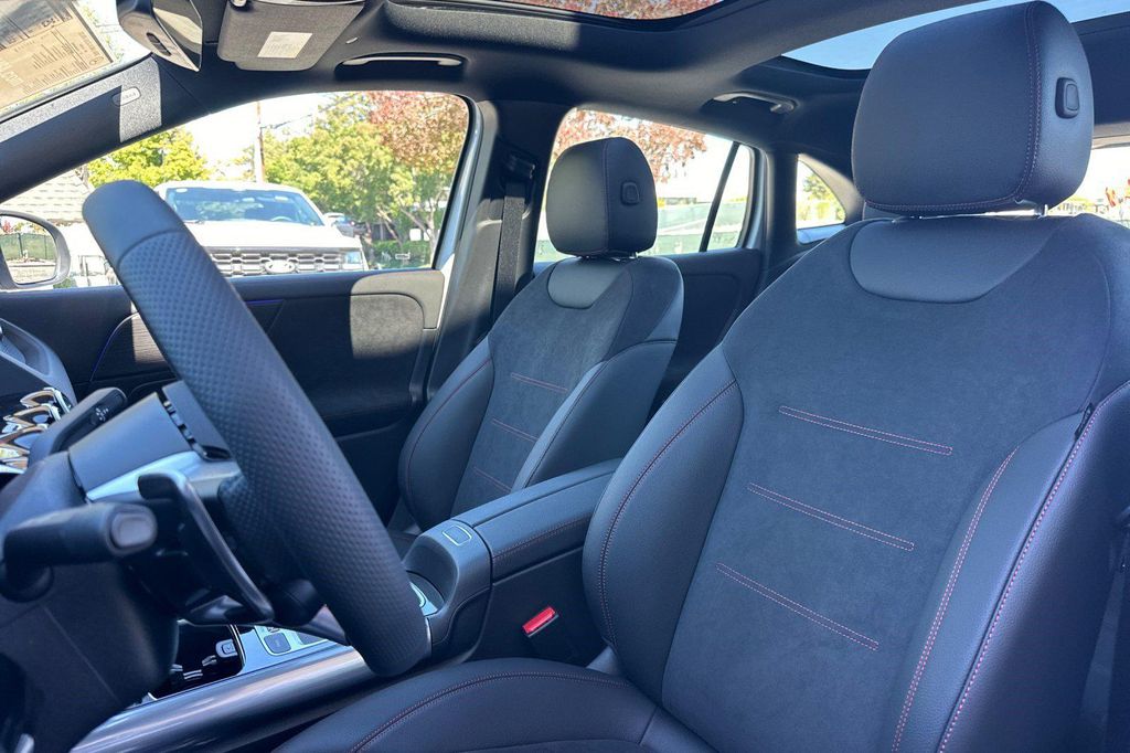صورة مصغرة 20 لـ 2026 Mercedes-BENZ AMG GLA 35 4MATIC