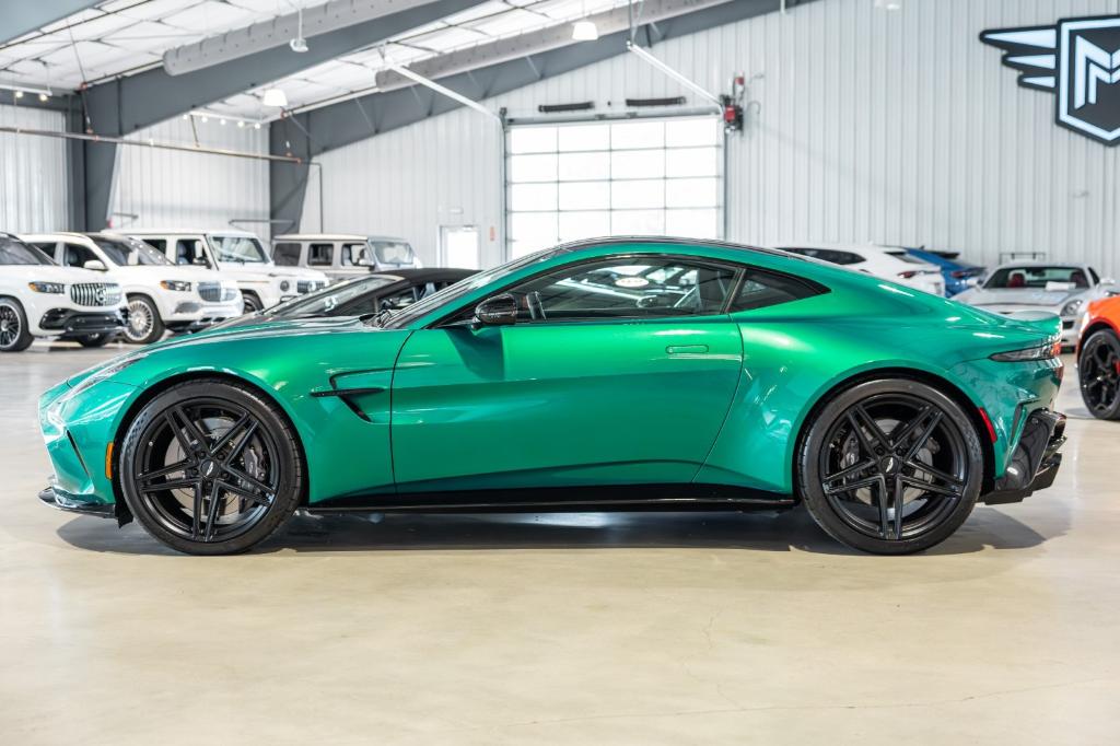 2025 Aston Martin VANTAGE BASE — фото 3