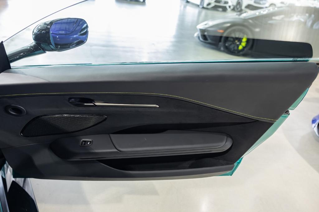 2025 Aston Martin VANTAGE BASE 缩略图 30