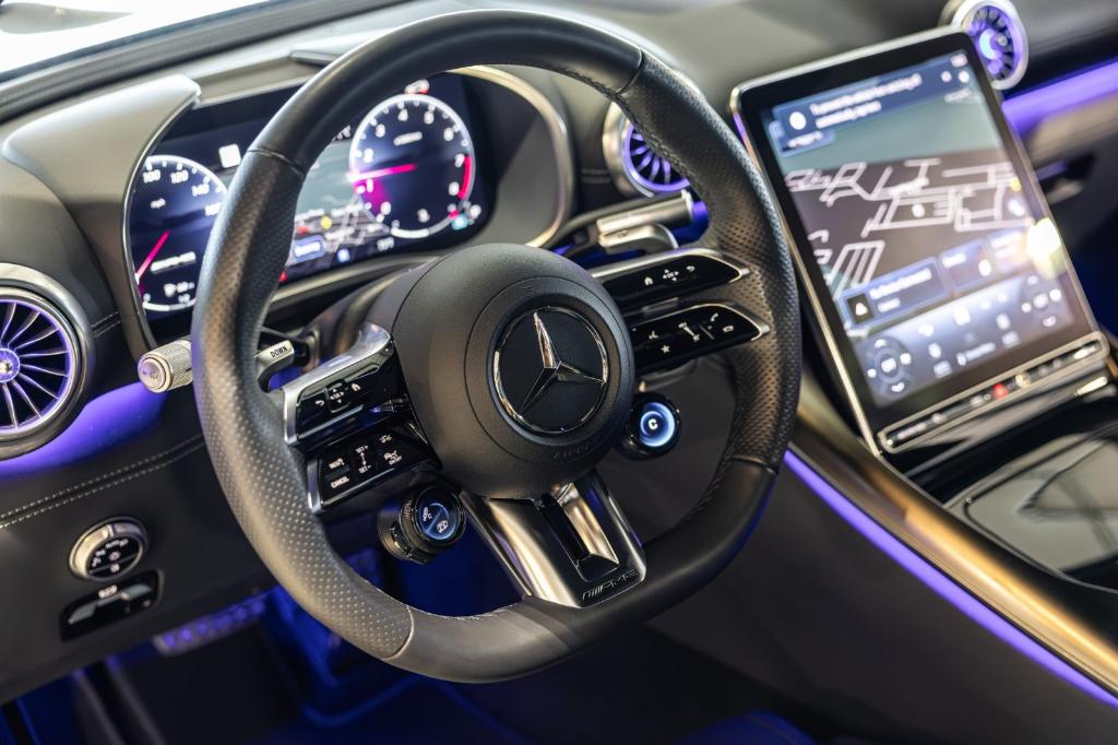 صورة 14 لـ 2024 Mercedes-BENZ AMG GT 55 BASE