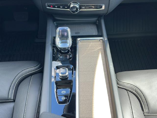 صورة مصغرة 17 لـ 2026 Volvo XC60 B5 ULTRA