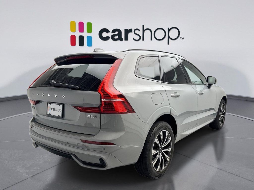2024 Volvo XC60 B5 CORE DARK THEME 照片 5
