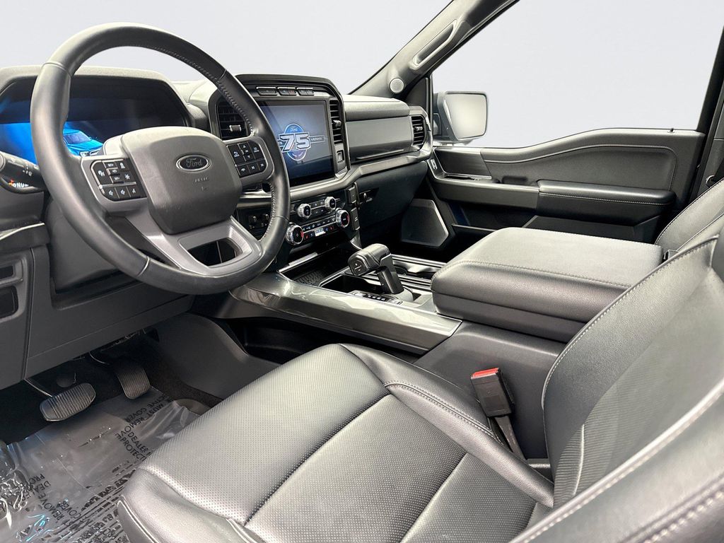 2023 FORD F-150 LARIAT photo 10