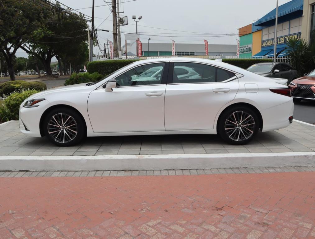 2023 Lexus ES 300H 300H — фото 8