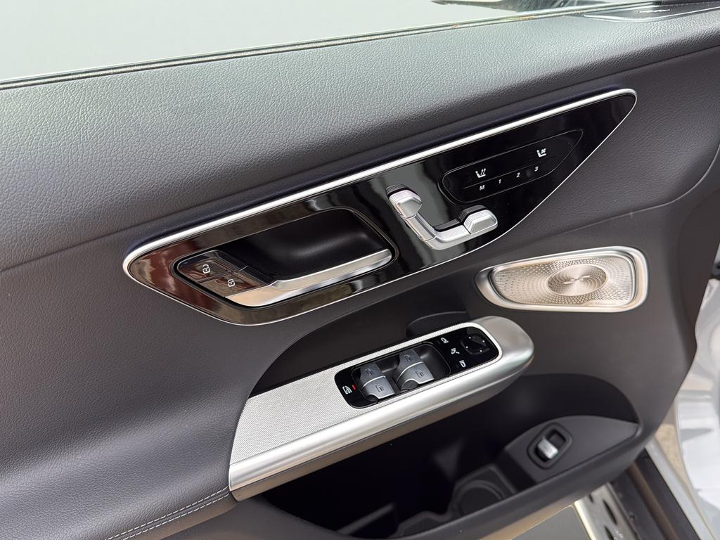 MERCEDES-BENZ GLC - 10