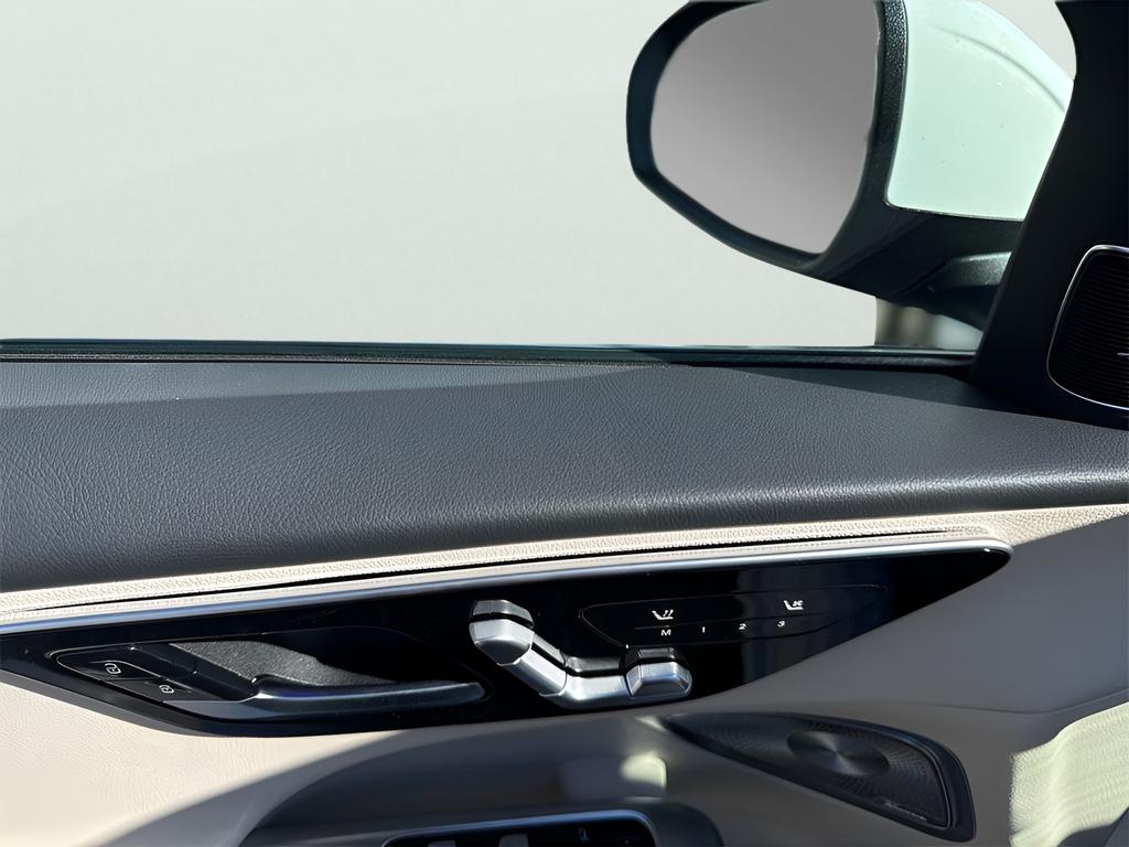 2026 Mercedes-BENZ C-CLASS 缩略图 12