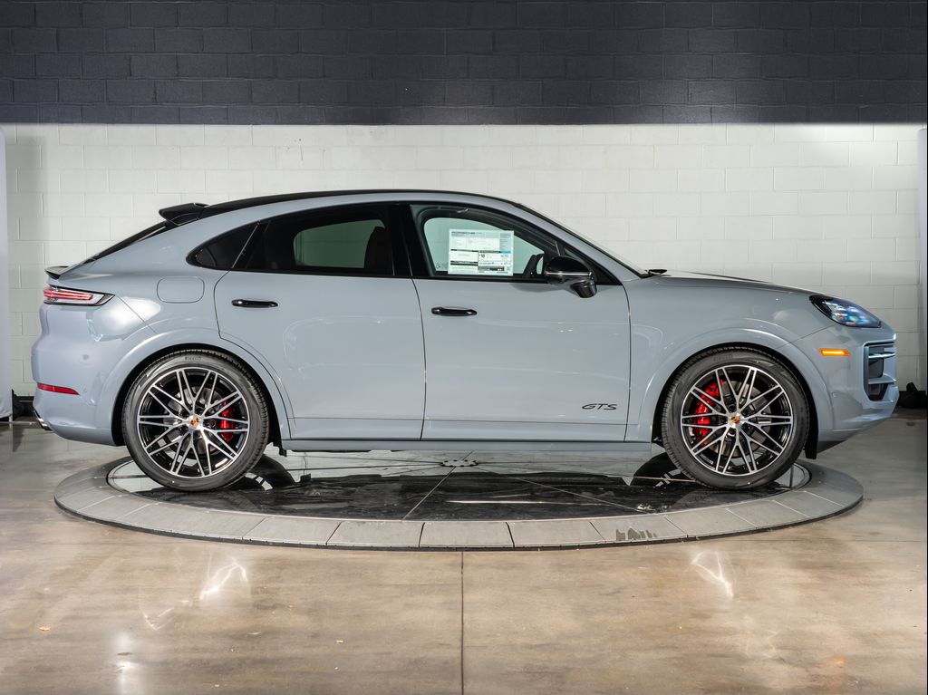 PORSCHE CAYENNE GTS - 8