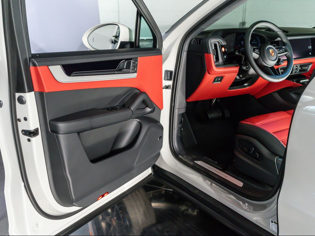 2026 Porsche CAYENNE — миниатюра 23