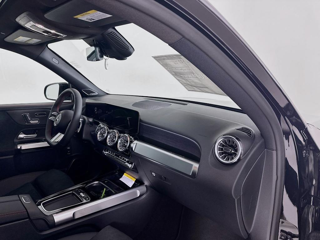 2026 Mercedes-BENZ GLB 缩略图 32