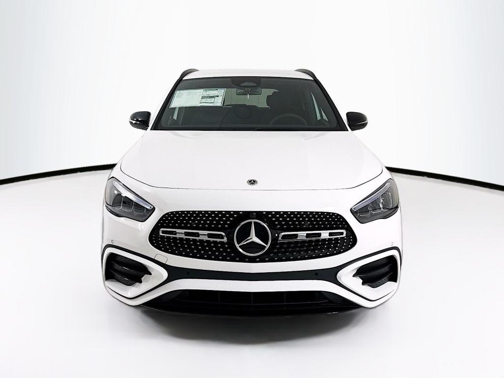 MERCEDES-BENZ GLA - 2