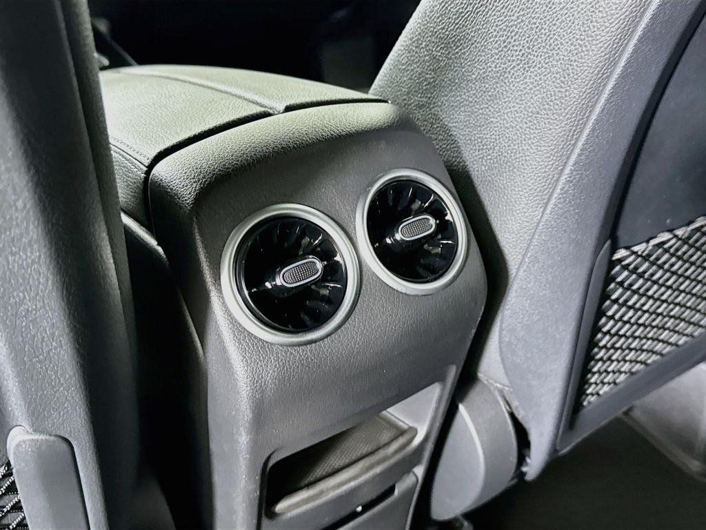 2026 Mercedes-BENZ GLA — миниатюра 25