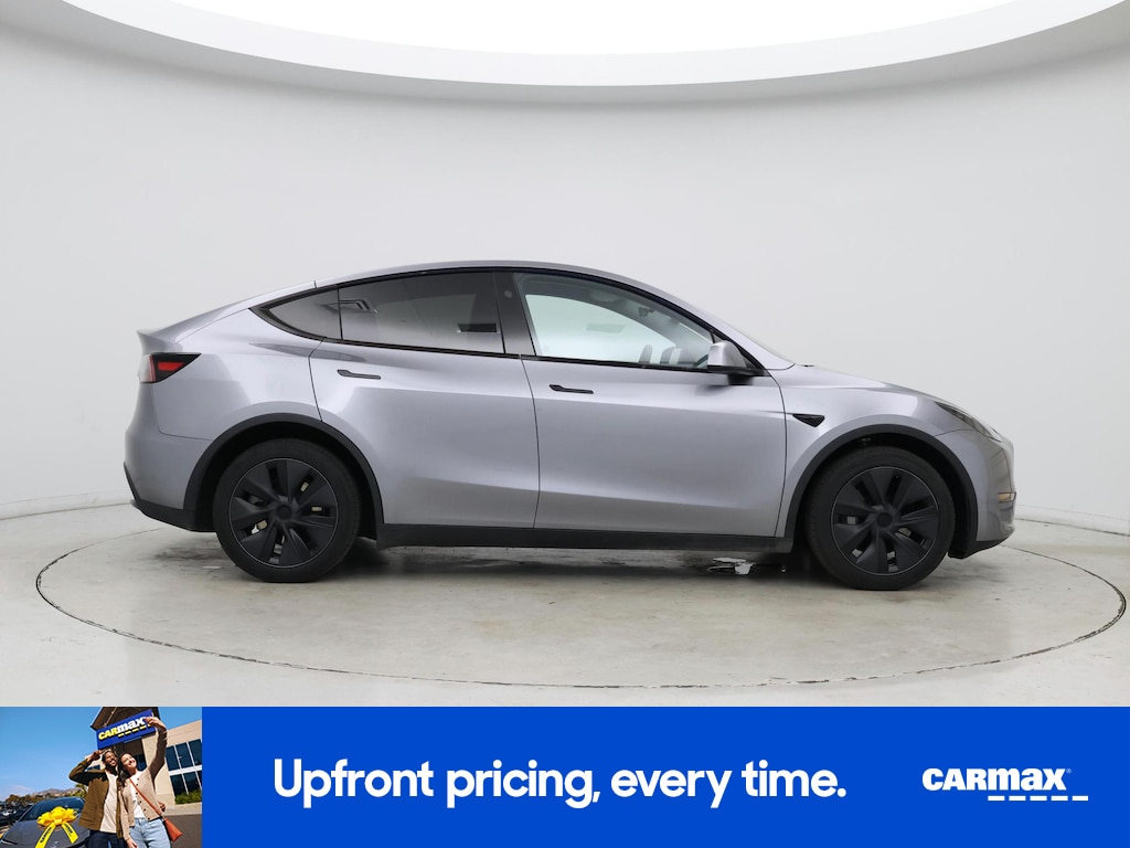 TESLA MODEL Y LONG RANGE - 9