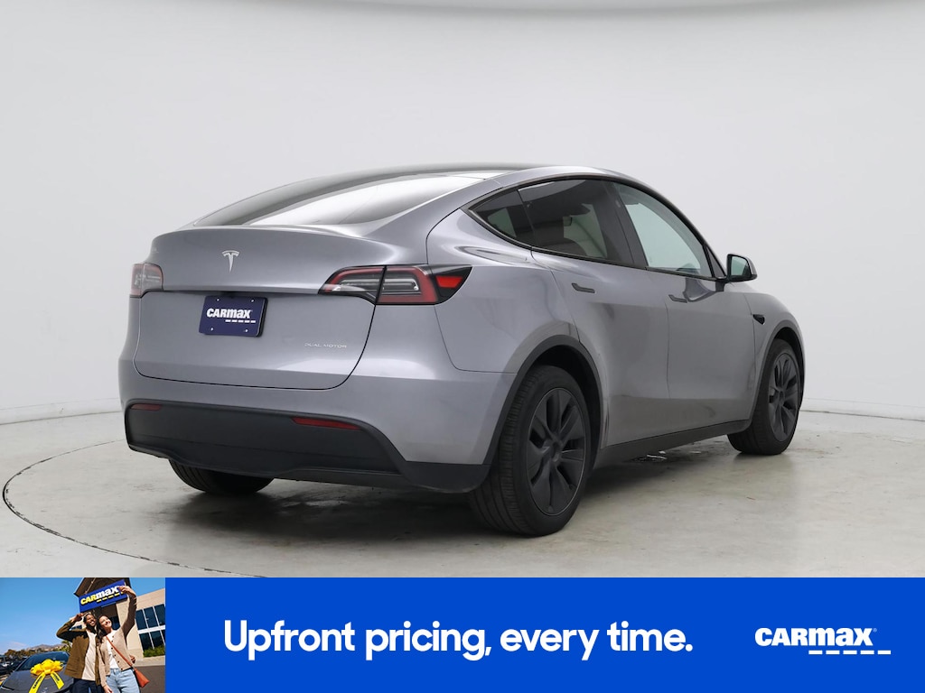 TESLA MODEL Y LONG RANGE - 10