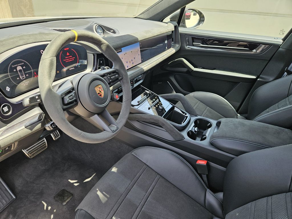 صورة 4 لـ 2026 Porsche CAYENNE TURBO GT