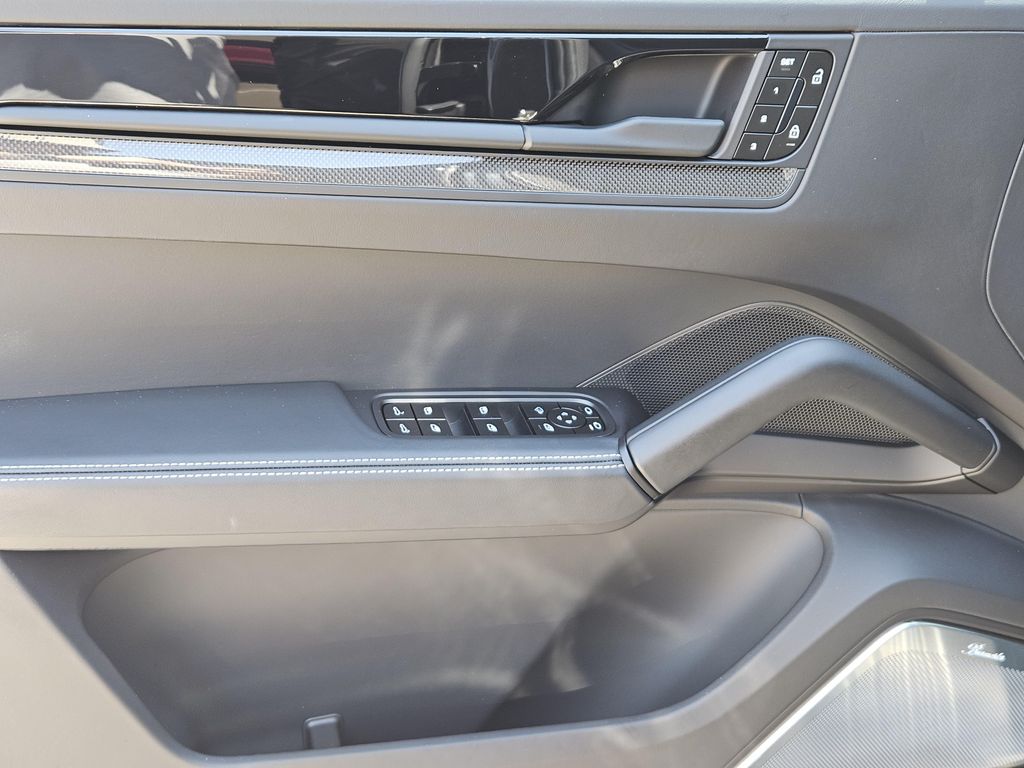 صورة مصغرة 21 لـ 2026 Porsche CAYENNE TURBO GT