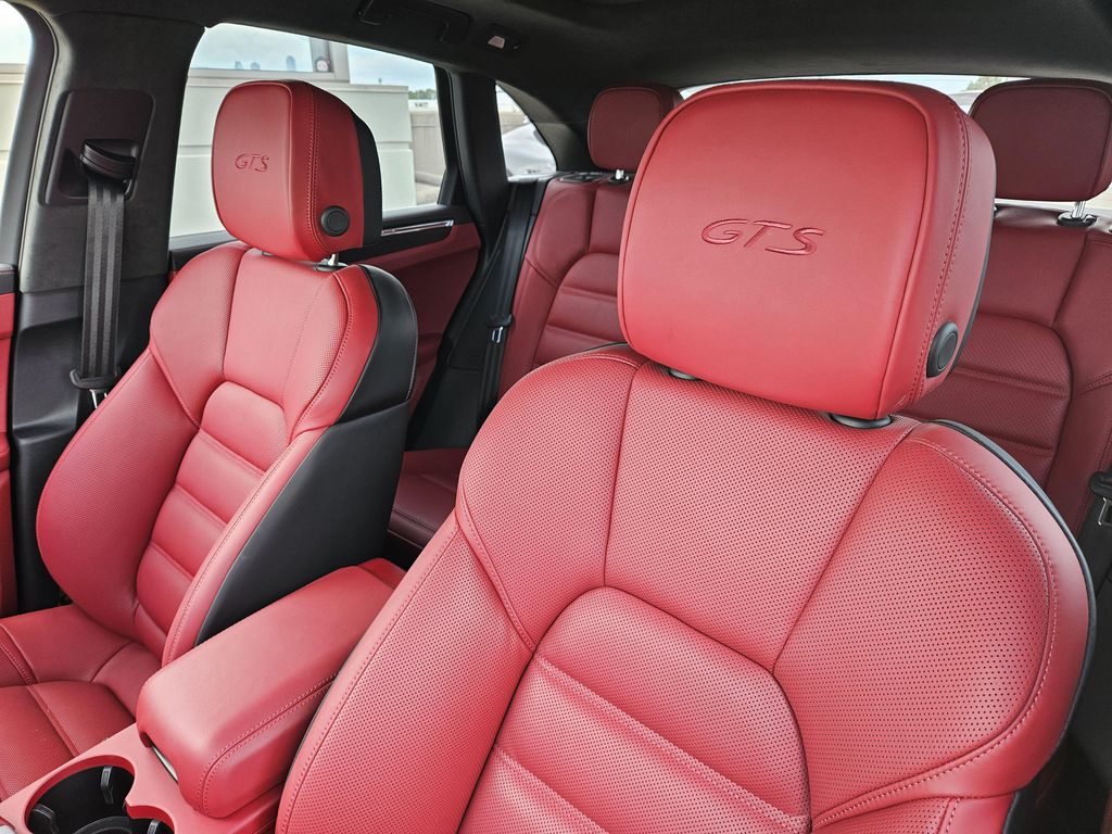صورة 5 لـ 2026 Porsche MACAN MACAN GTS