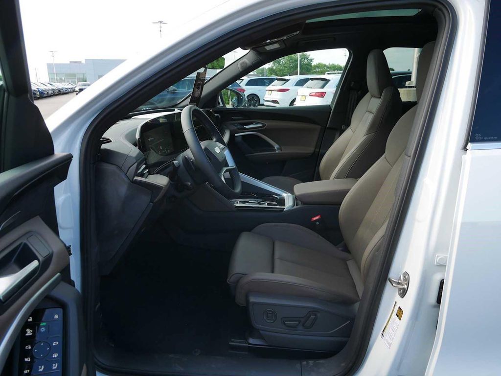 صورة 7 لـ 2025 AUDI Q5 PREMIUM PLUS TFSI QUATTRO S TRONIC