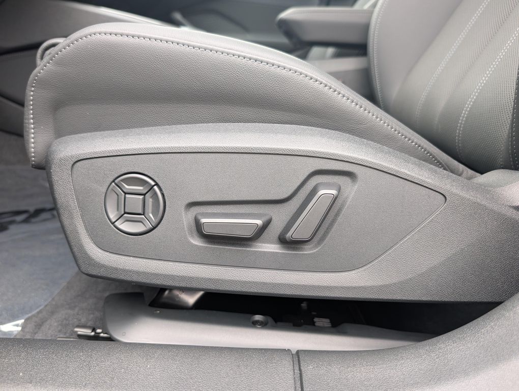 صورة مصغرة 24 لـ 2025 AUDI A5 PRESTIGE TFSI QUATTRO S TRONIC