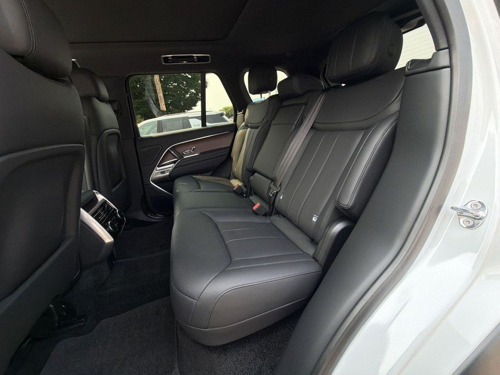 صورة مصغرة 20 لـ 2025 LAND Rover RANGE ROVER P400 SE